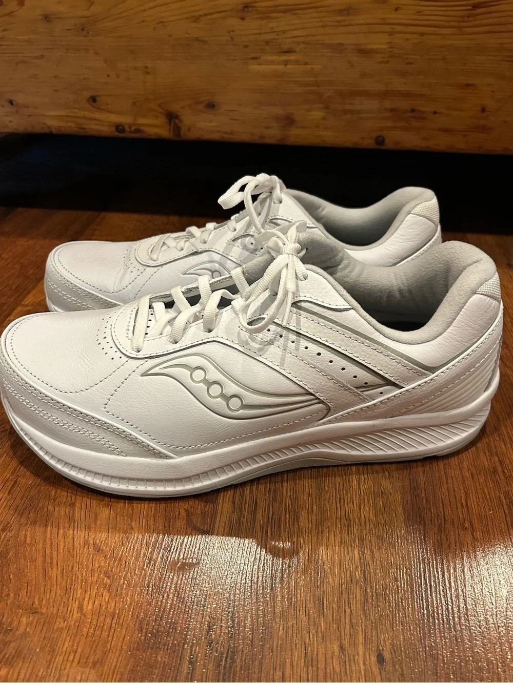 Saucony Echelon Walker 3 Mens Triple White X Wide Walking Shoes Size 10 NEW